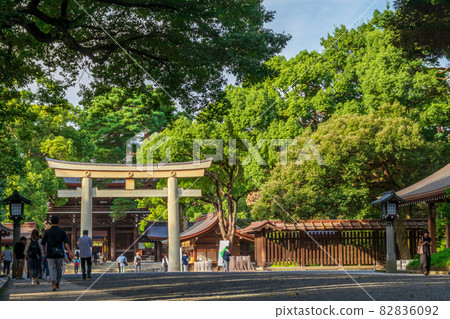 東京明治神宮賓館前的牌坊 東京明治神宮賓館前的牌坊 82836092