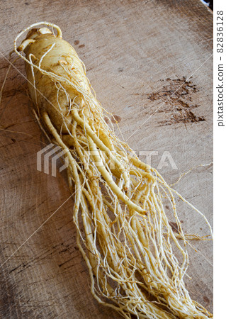 Korean ginseng (chosen carrot) 6 years old and energetic unequaled Korean ginseng (chosen carrot) 6 years old and energetic unequaled 82836128