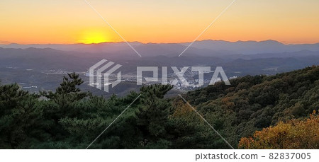 Unjusan sunset 82837005