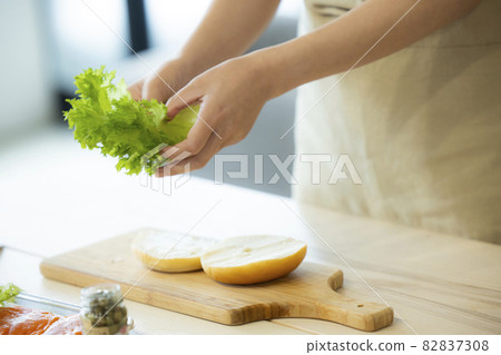 Bagel sand 82837308