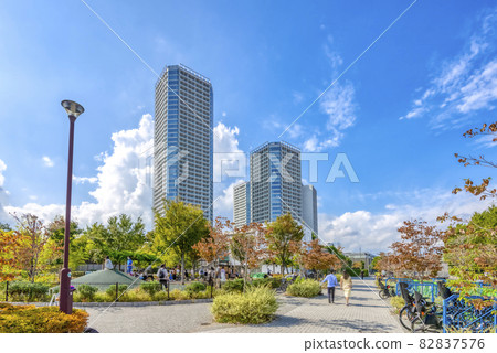 Cityscape of Futakotamagawa, Setagaya-ku, Tokyo Tower apartment and park 82837576