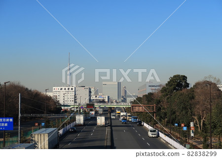 Meiji-dori near Yumenoshima 82838299