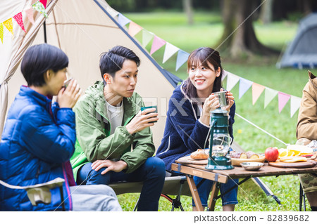Friends who enjoy camping 82839682