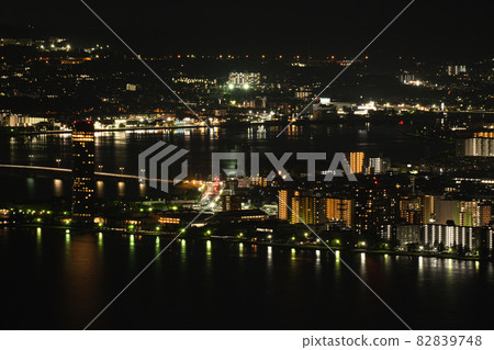 從比叡山車道夢見丘展望台眺望大津市的夜景 從比叡山車道夢見丘展望台眺望大津市的夜景 82839748