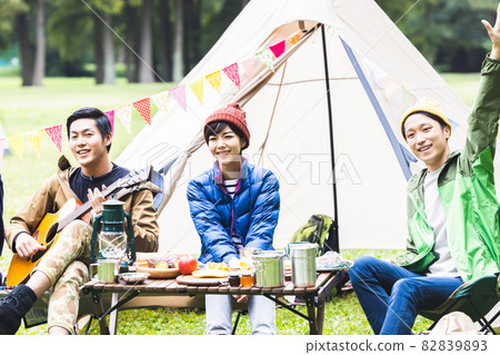 Friends who enjoy camping 82839893