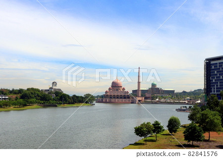 Malaysia_Pink Mosque 02 Malaysia_Pink Mosque 02 82841576