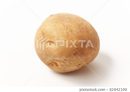 Potatoes isolated on white background Potatoes isolated on white background 82842100