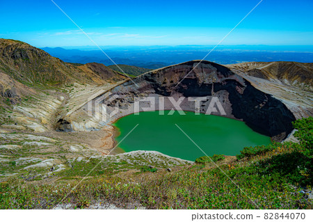 藍天與岡間藏王 82844070