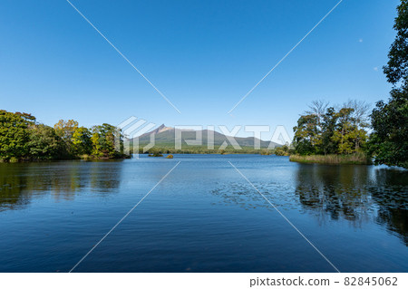 Onuma Quasi-National Park_Komagatake_Active Volcano 82845062