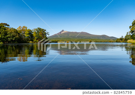 Onuma Quasi-National Park_Komagatake_Active Volcano 82845759