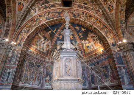 Panoramic view of interior of Battistero di San Giovanni Panoramic view of interior of Battistero di San Giovanni 82845952