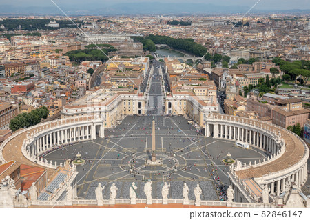 Panoramic view on the St. Peter's square and city of Rome Panoramic view on the St. Peter's square and city of Rome 82846147