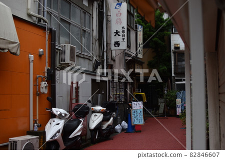 Alley Alley 82846607