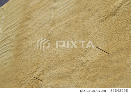 View of the wall of a building treated with thermal insulation material 82848968