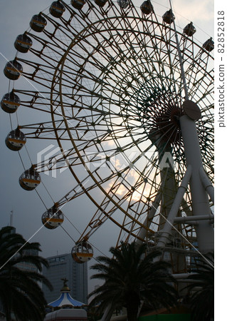 Ferris wheel Ferris wheel 82852818