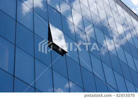 Office Building 82853070