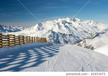 Mountains Mountains 82853073