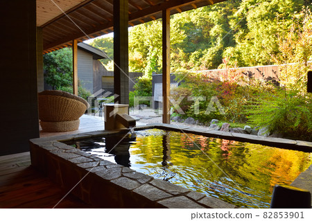 Blue sky garden open-air bath Blue sky garden open-air bath 82853901
