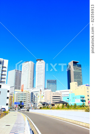名古屋市名古屋站前的摩天大樓風光 名古屋市名古屋站前的摩天大樓風光 82856913