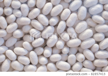 A lot of cocoon balls 82857413