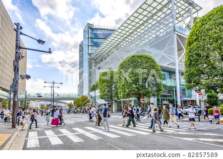 Cityscape of Setagaya, Tokyo Futakotamagawa scramble intersection 82857589