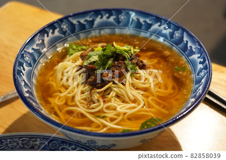 擔仔麵 82858039