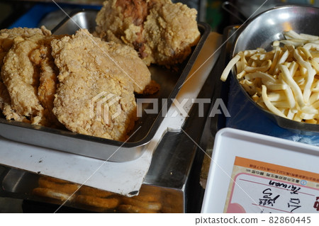 台灣路邊攤鹽酥雞炸雞排 台灣路邊攤鹽酥雞炸雞排 82860445