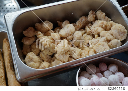 台灣路邊攤夜市小吃炸物鹽酥雞菜攤 82860538