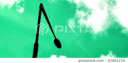 掛在藍天的路燈的影子 掛在藍天的路燈的影子 82862234