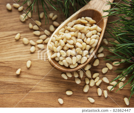 Pine nuts Pine nuts 82862447