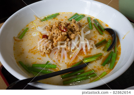 非常美味的傳統日本料理 82862654
