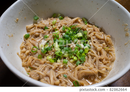 Very delicious traditional Japanese food 82862664