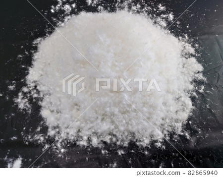Image material of fluffy down ball of waterfowl 82865940