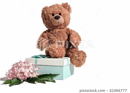 happy young red haired woman smiling and sitting under the tree. walking in an autumn forest. local travel. spending time in a park, relaxing and having fun. happy young red haired woman smiling and sitting under the tree. walking in an autumn forest. local travel. spending time in a park, relaxing and having fun. 82866777