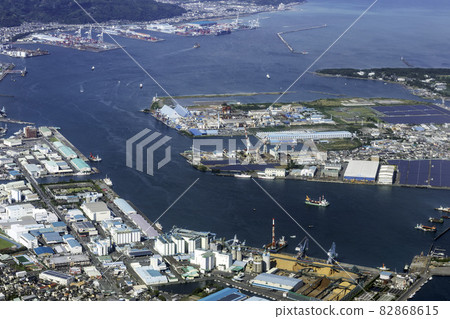 Aerial view near Shimizu Port in Shizuoka Prefecture 82868615