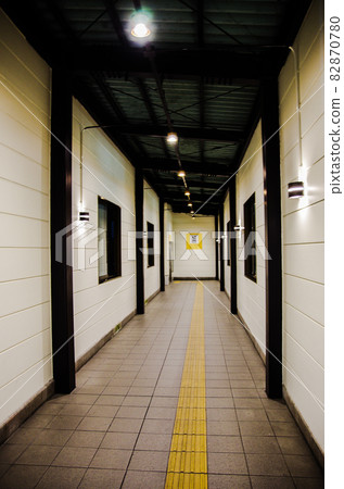 Odakyu Line Mukogaoka Yuen Station passage 82870780