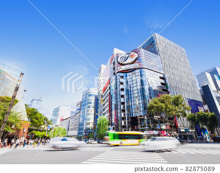 Ginza Arashimayabashi intersection 82875089