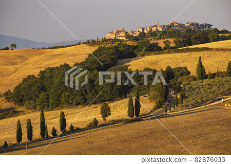 Cipressi di Monticchielo, Typical Tuscan landscape near Montepulciano, Italy Cipressi di Monticchielo, Typical Tuscan landscape near Montepulciano, Italy 82876033
