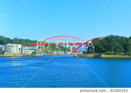 [Hiroshima Prefecture] Ondoo Bridge and Second Ondoo Bridge under sunny weather 82880342
