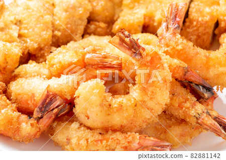 各種油炸食品,主要是炸蝦。 各種油炸食品,主要是炸蝦。 82881142