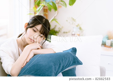 一個患有疾病的女人 一個患有疾病的女人 82882583