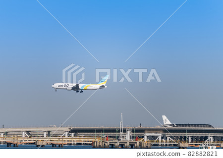 【從浮島町公園出發的Star Flyer和AIR DO飛機在Ⅾ跑道上滑行】 【從浮島町公園出發的Star Flyer和AIR DO飛機在Ⅾ跑道上滑行】 82882821