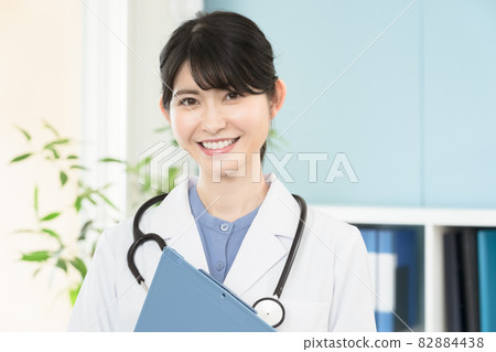 Female doctor Female doctor 82884438
