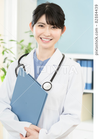 Female doctor Female doctor 82884439