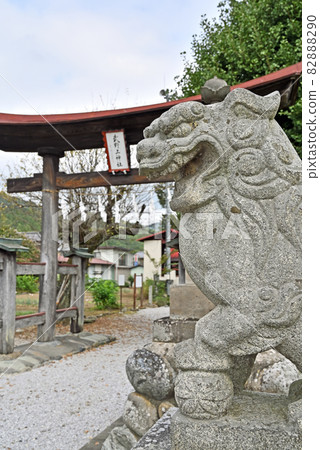 Chichibu Nagatoro Town Walk: Takenogami Shrine Komainu Chichibu Nagatoro Town Walk: Takenogami Shrine Komainu 82888290