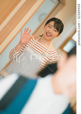 farewell, see off, send off 82889408