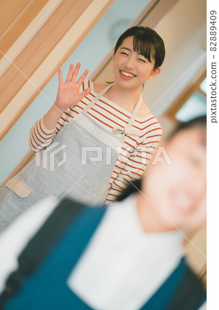 farewell, see off, send off 82889409