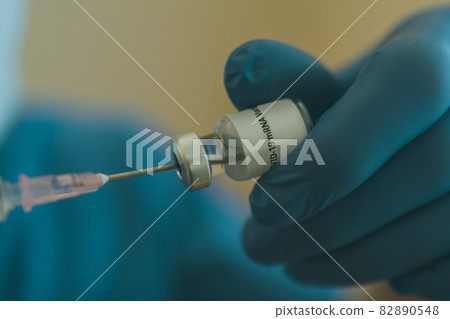 Filling with the new corona vaccine 82890548
