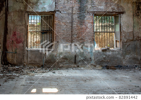 Abandoned buildings : Within the old customs house Or Old bang rak fire station. Abandoned buildings : Within the old customs house Or Old bang rak fire station. 82891442