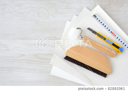 Wallpaper samples and replacement tools 82892061
